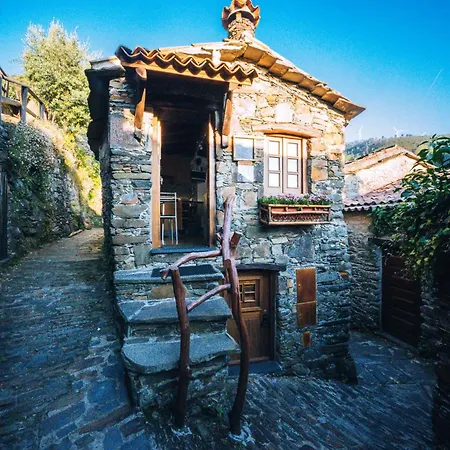 Casa de Férias Montanhas Do Xisto - Casa Do Portal *